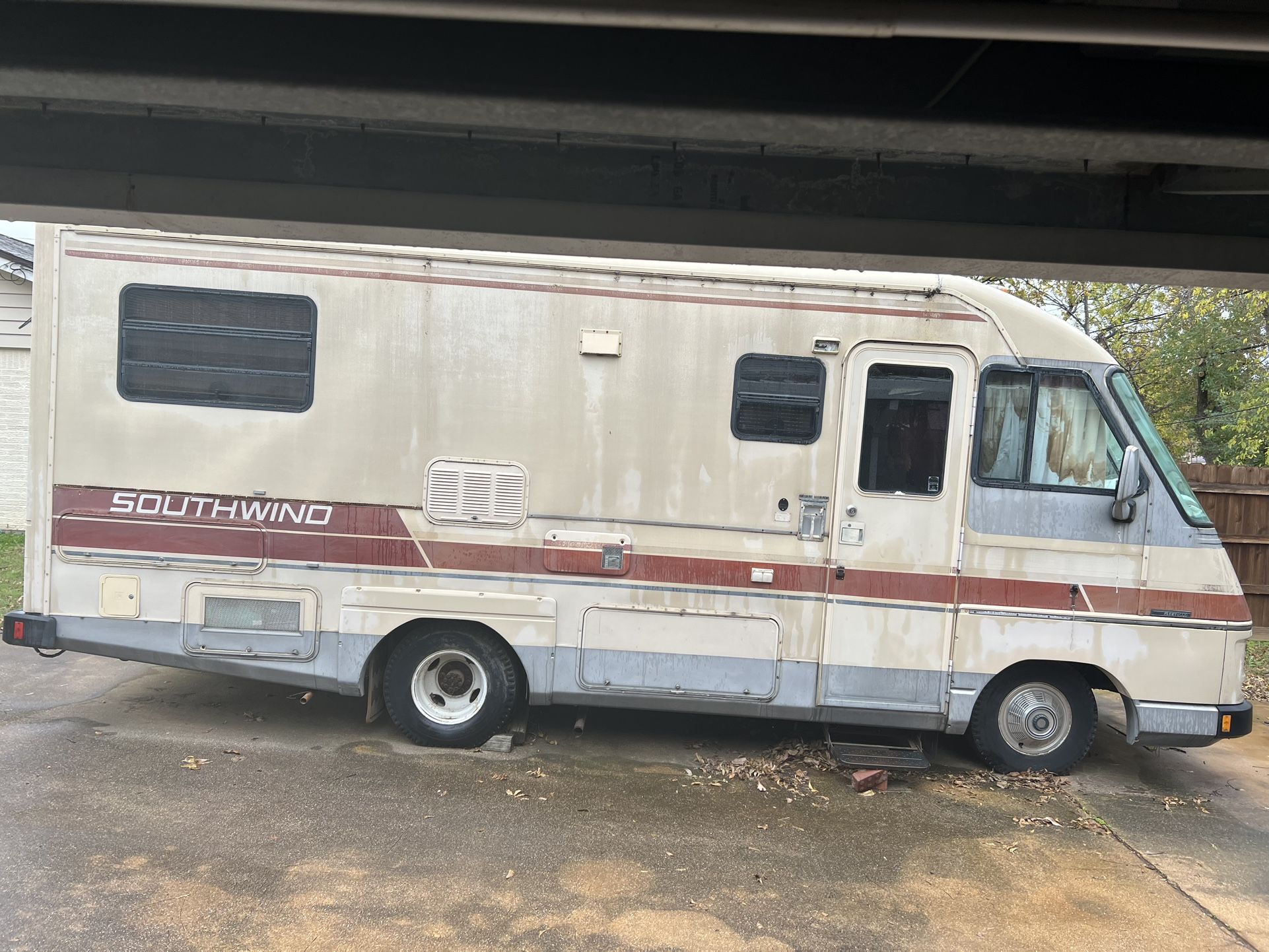 Motor home RV Southwind Fleetwood 1988 for Sale in Euless, TX - OfferUp
