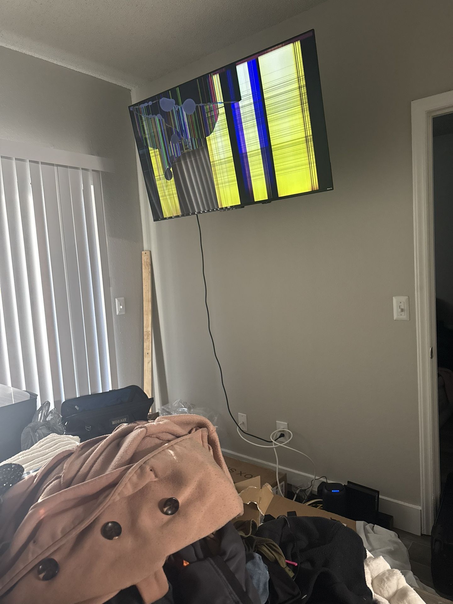 TCL 32” Roku Tv W/ Cord. Mounting Equipment Not Included