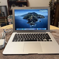 Apple Mac Book Air 13", A1466, i5, 1.8 GHz, 4GB RAM, 256GB SSD macOS Laptop 