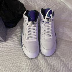 Jordan 5 grape man’s size 9 1/2