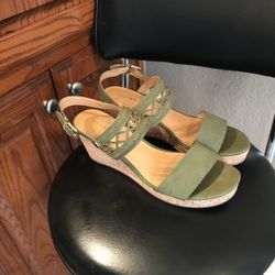 Tommy Hilfiger Wedge New Size 8
