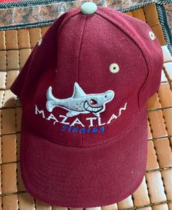 Vintage Y2K Mazatlan Sinaloa Mexico Shark Embroidered Snapback Cap Hat Burgund