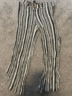 women’s vacation black-and-white pants