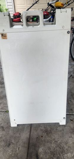 Portable and durable plastic sign.
