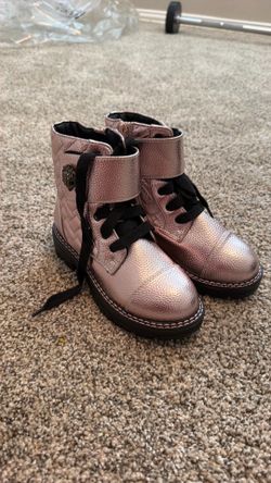 Girls boots