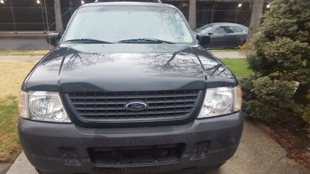 2004 Ford Explorer. New tires 102K Milages. Clean Title