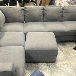 Sectional Sofa w/ Ottoman $495