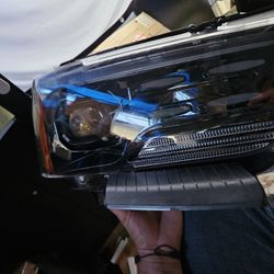 21-25 Dodge Durango Right Headlight