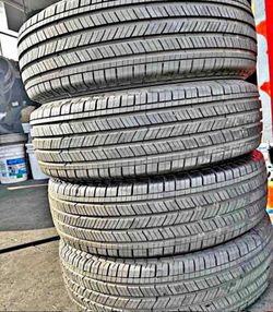 225/60/17 Michelin 📍📍 Vendo un set de llantas con 80% de vida las 4 📍🌟