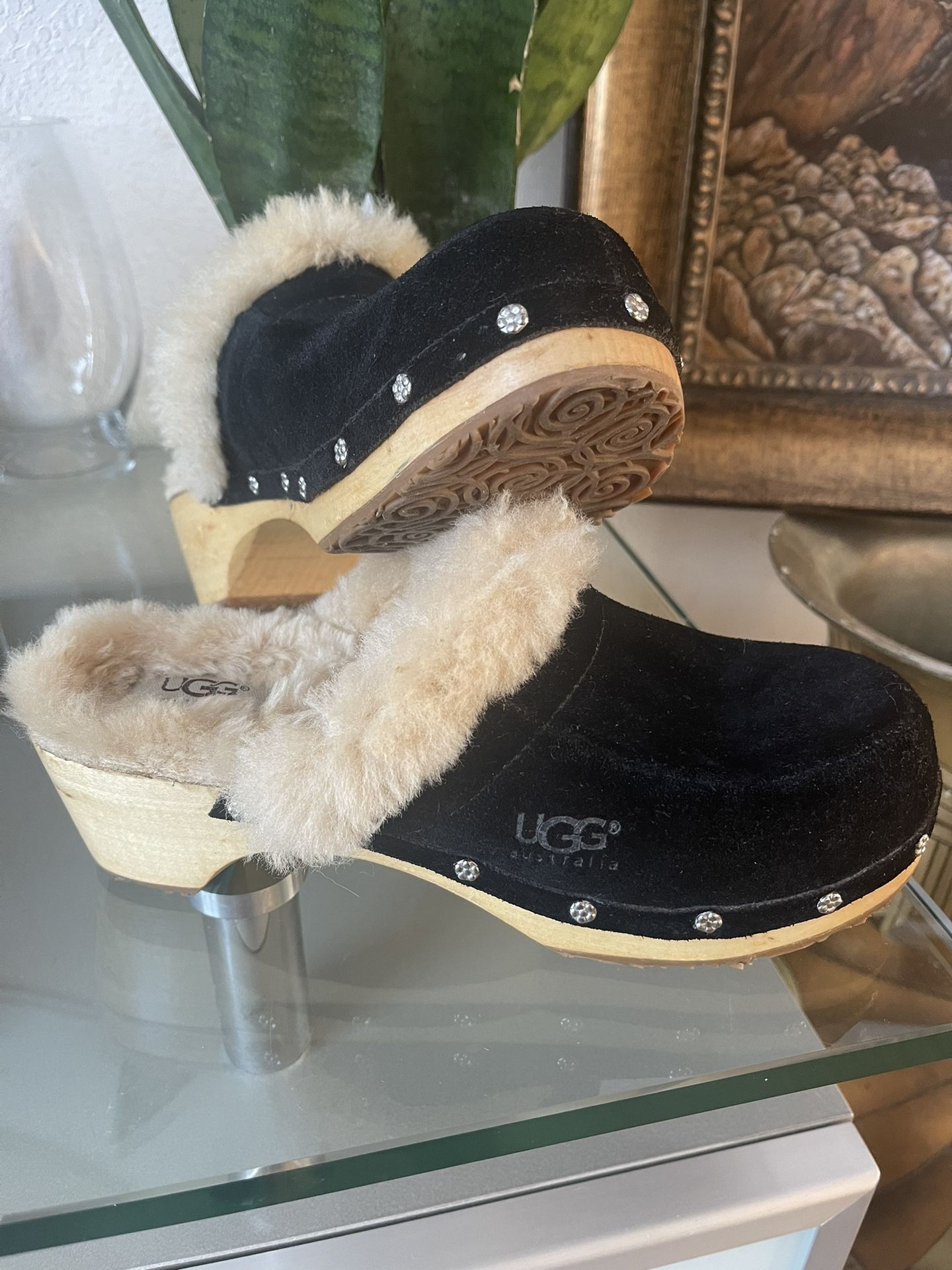 New UGG Australia Swedish Shoes Women Size … 6.0 US Color Black