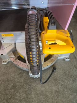 Dewalt Saw