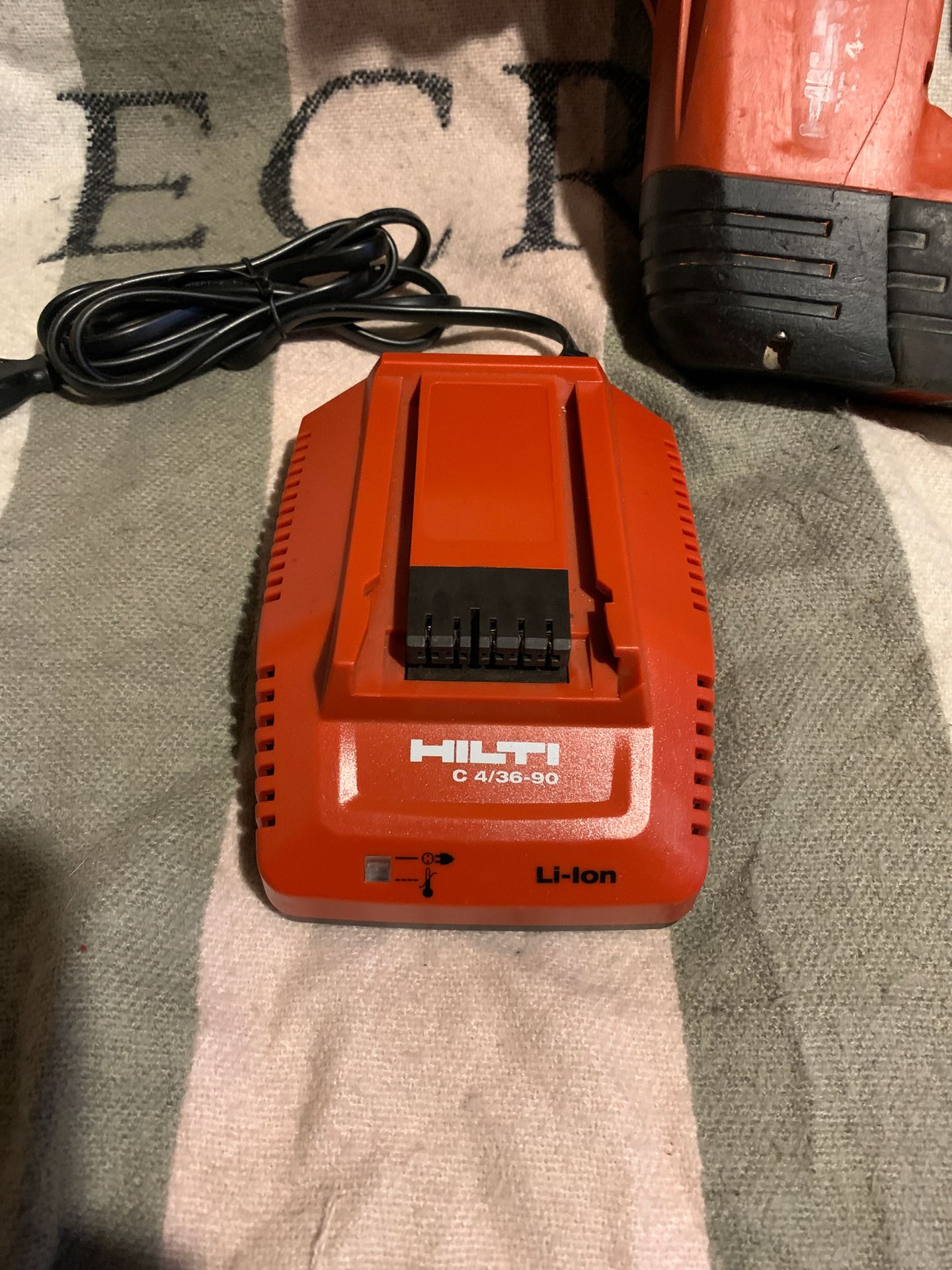 Hilti TE 4A18 Rotohammer w/battery and charger for Sale in Bonney Lake