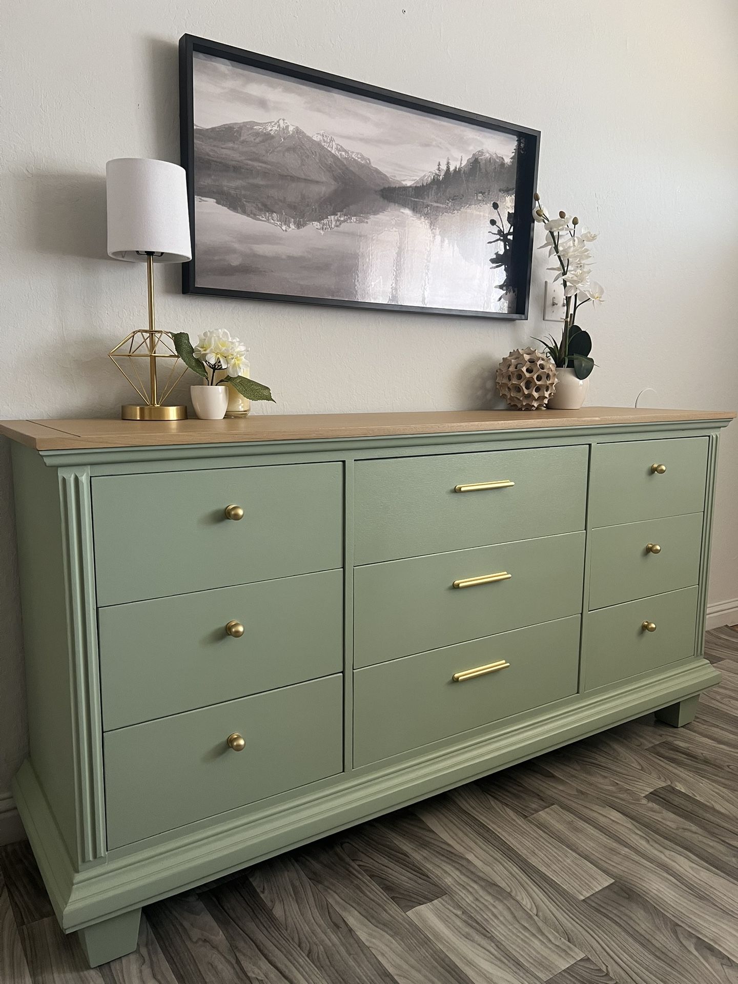 Dresser