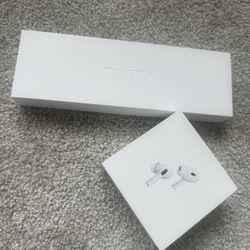 Apple Watch , AirPods 