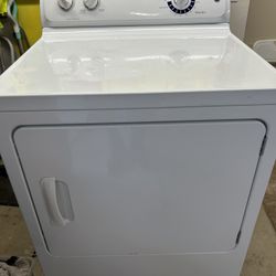 Gas dryer and washing machine