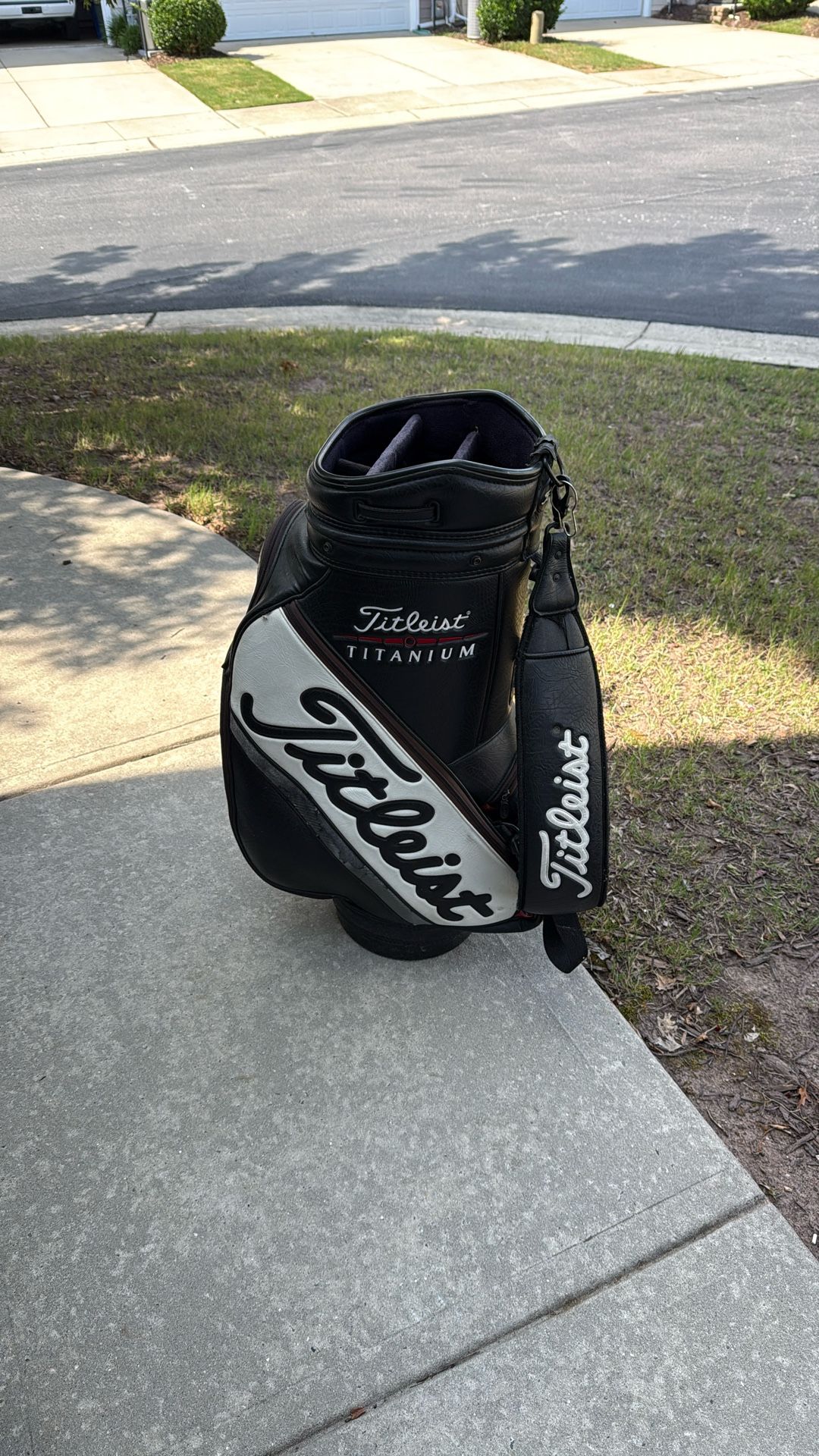 Old Titlelist Golf Bag