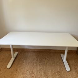 IKEA BEKANT desk