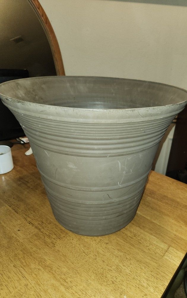 XL Plant Pot 10bx16h