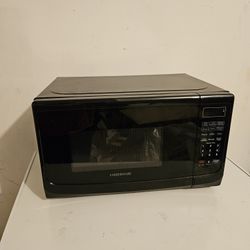 Farberware .7 Cu Ft 700w Microwave 