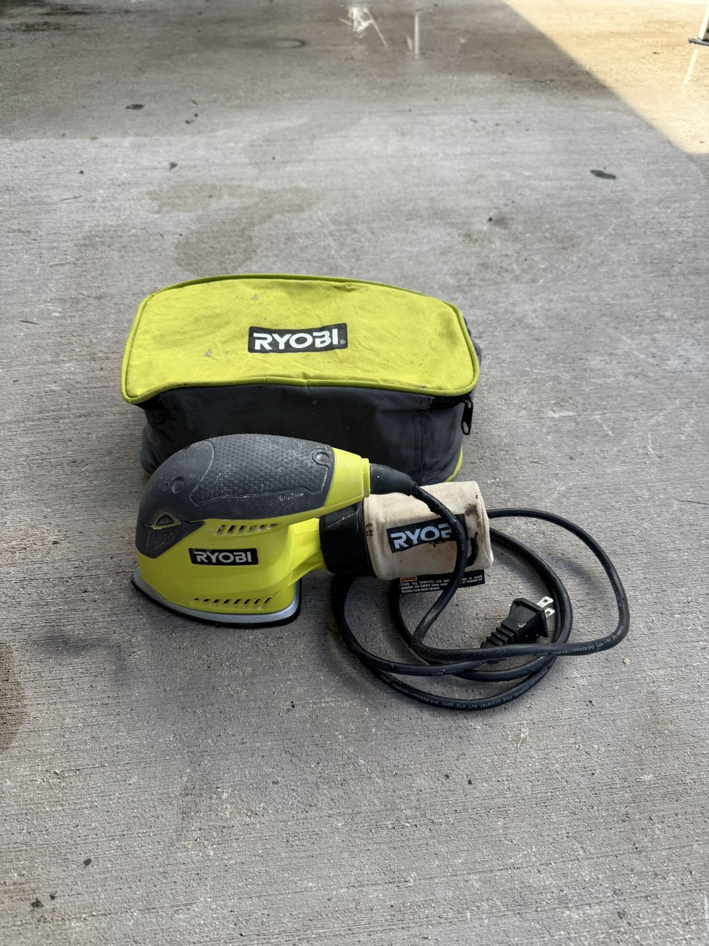 Ryobi corner cat compact sander