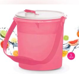 Brand new Tupperware, 5 L bucket with spout