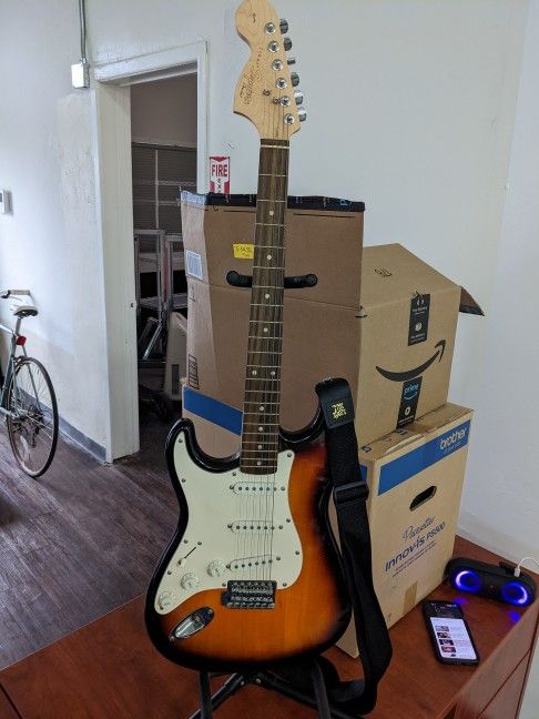 NOS ROSEWOOD! LEFT HAND Fender Squier Affinity Strat Sunburst Electric Guitar