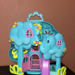 Doll Houses 