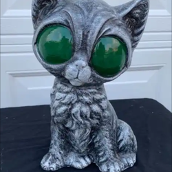 Big green eyed kitty cat schedule