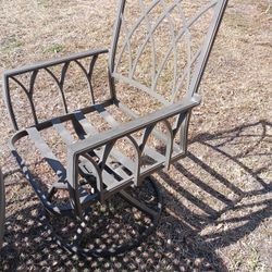 FOUR NICE MATCHING METAL PATIO CHAIRS 