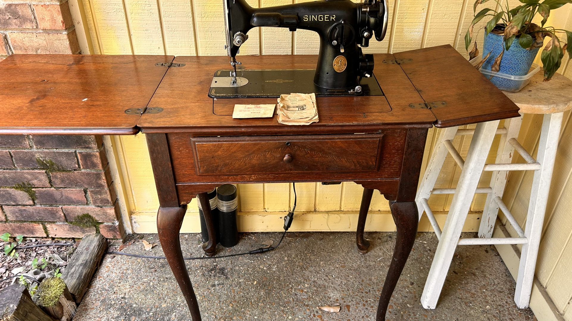 1938 Singer Sewing Machine