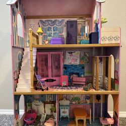 Big Barbie doll house