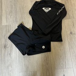 🌊 ROXY SWIM SUIT SET SIZE LARGE