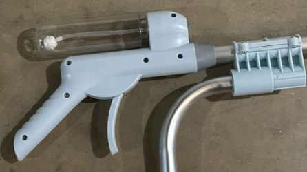 Window spray cleaner sprayer and squeeze brand new
