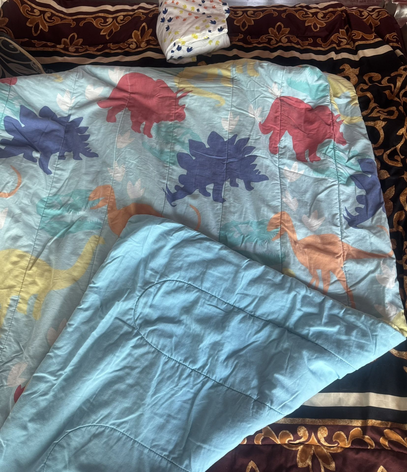 Twin Bed, Dinosaur Comforter Set.