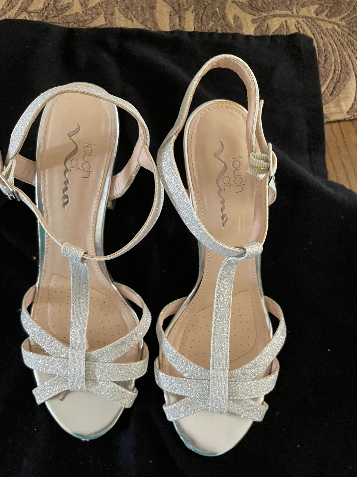 Women’s “ NINA “ SILVER SANDALS , 7,5m