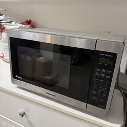 Panasonic 1200w Microwave 