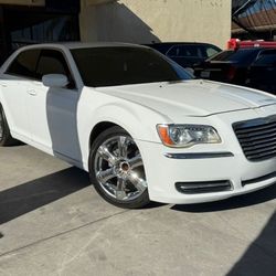 2014 Chrysler 300 RWD