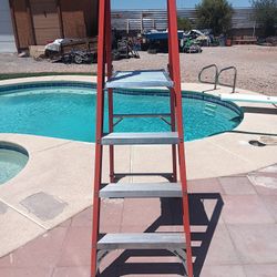Louisville 4ft Fiberglass Platform Ladder 