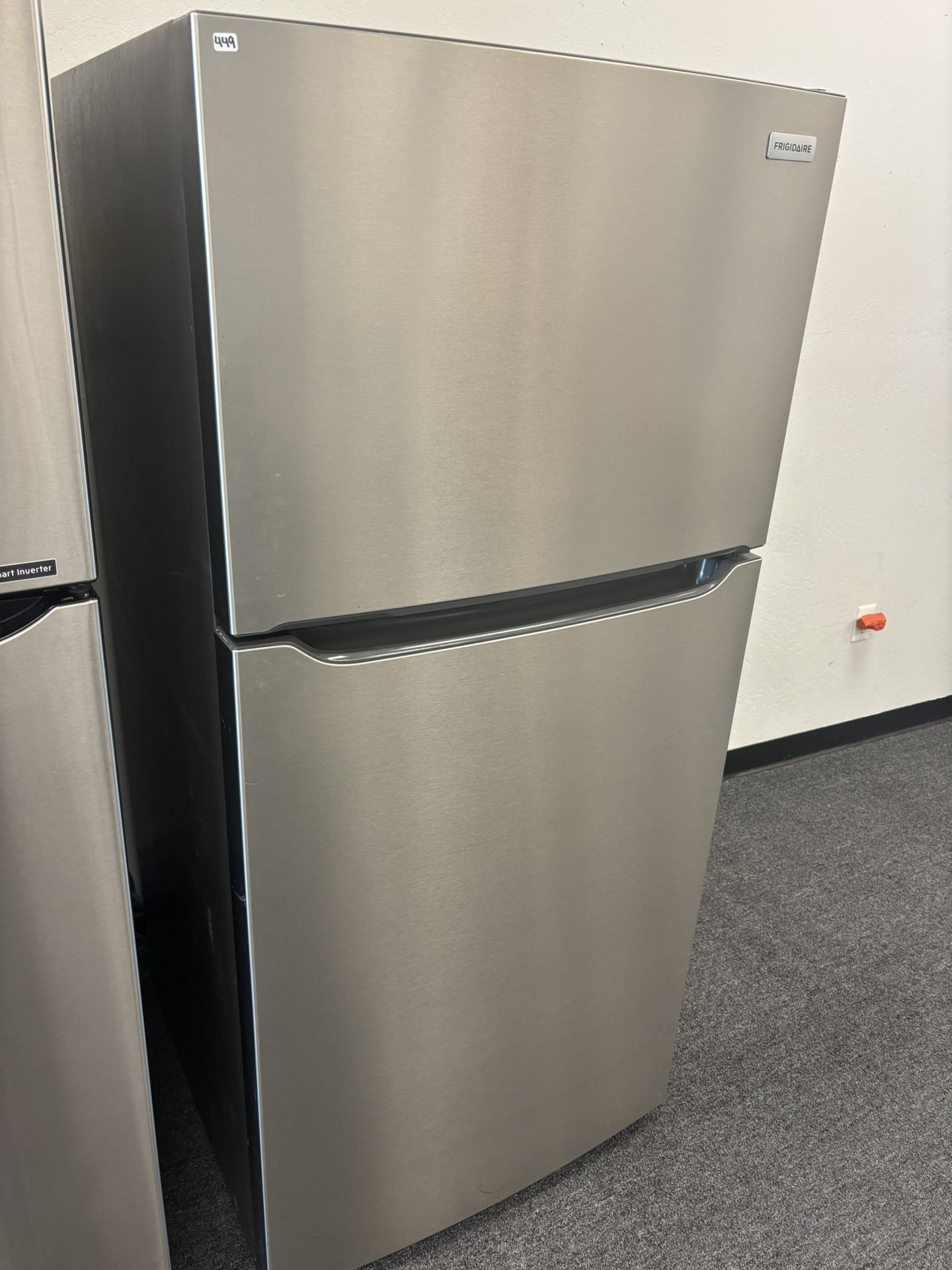 NICE STAINLESS STEEL FRIGIDAIRE FRIDGE