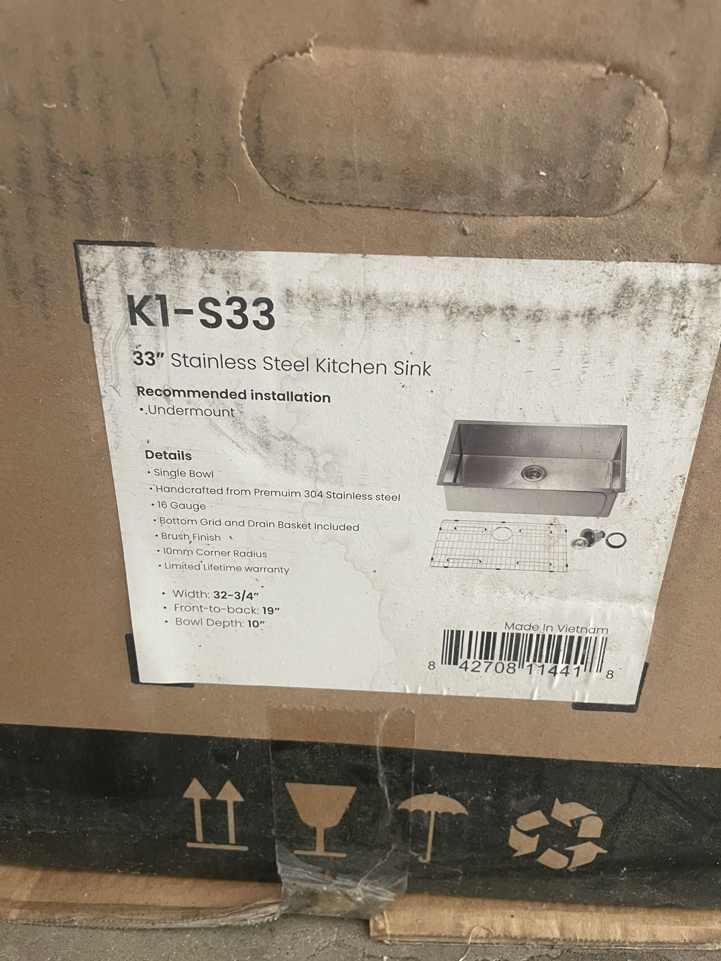 Brand New Unopened 33” Undermount Sink