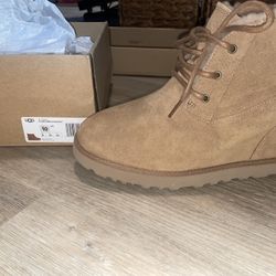 Authentic Women Uggs Size 10