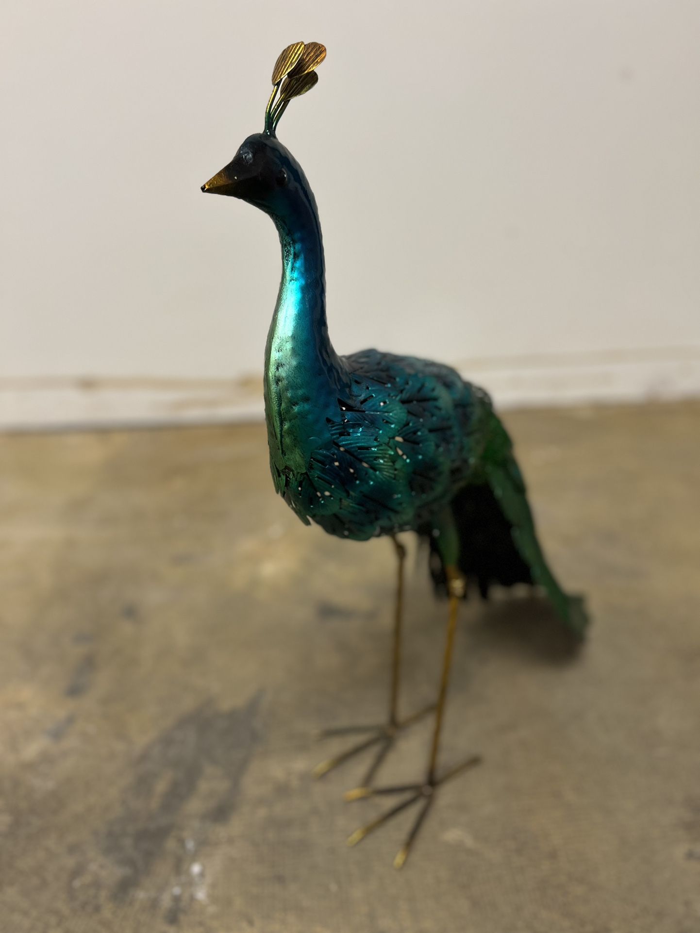 Peacock 25” Tall