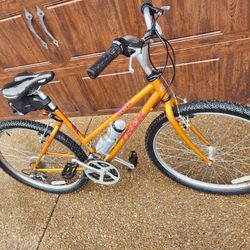 *** TREK MT BIKE ***
