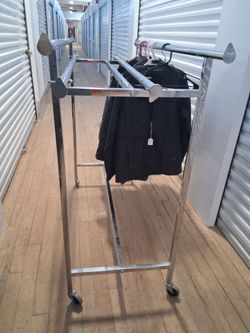 4 rail commercial clothes rack