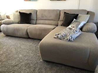 Large gray sectional w electric recliners new