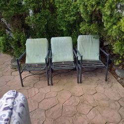 Backyard Chair And Table 