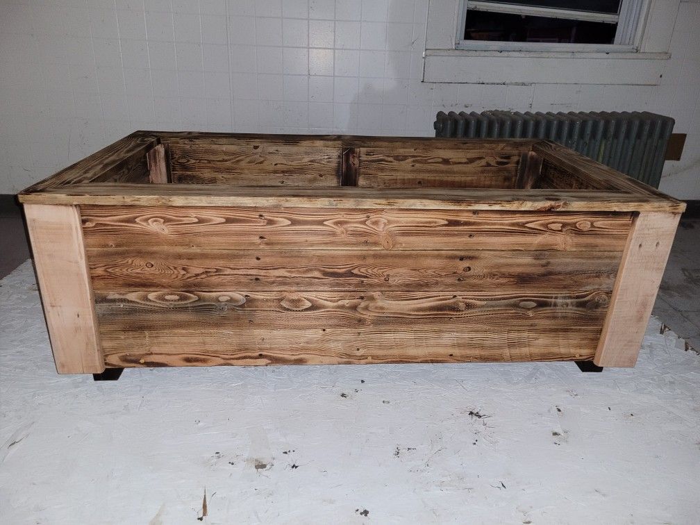 2' X 4' Planter Box
