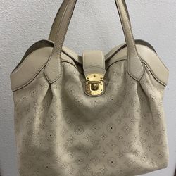 Authentic Louis Vuitton Mahina Bag