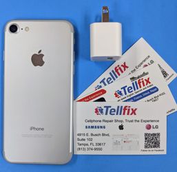 iPhone 7. 32GB. Factory unlocked 🔓 Like new condition 🎁 With warranty 🧾