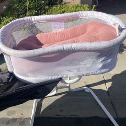 Free halo bassinet, and snuggle me